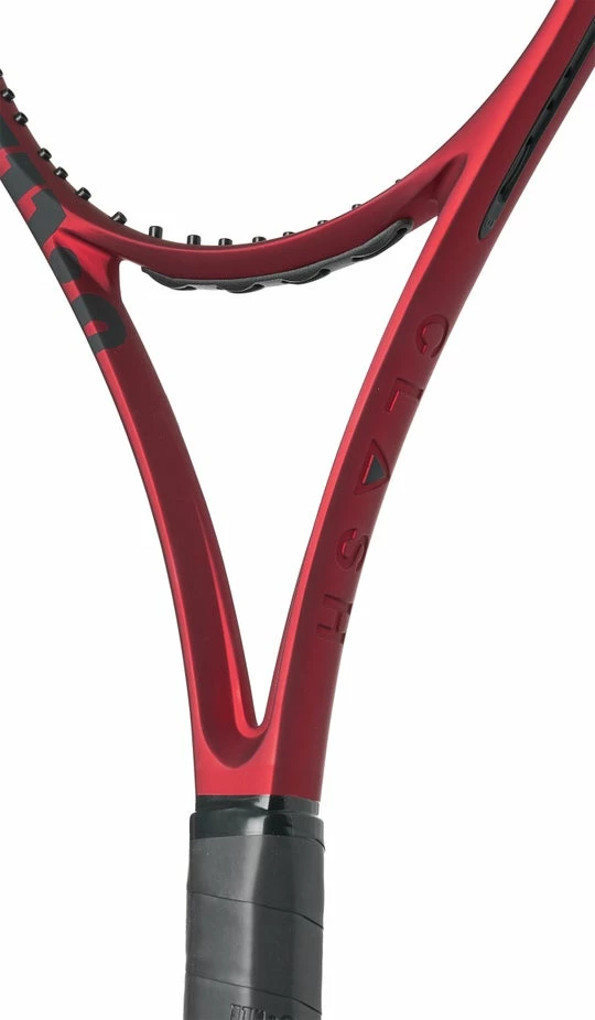 Wilson Clash 98 V2 Tennis Racquet 2 Wilson Clash 98 V2 Tennis Racquet - Image 2
